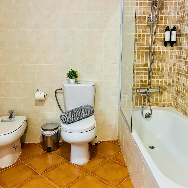 Espacioso Dúplex con terraza y vistas - Apartamento de 2 dormitorios - 18