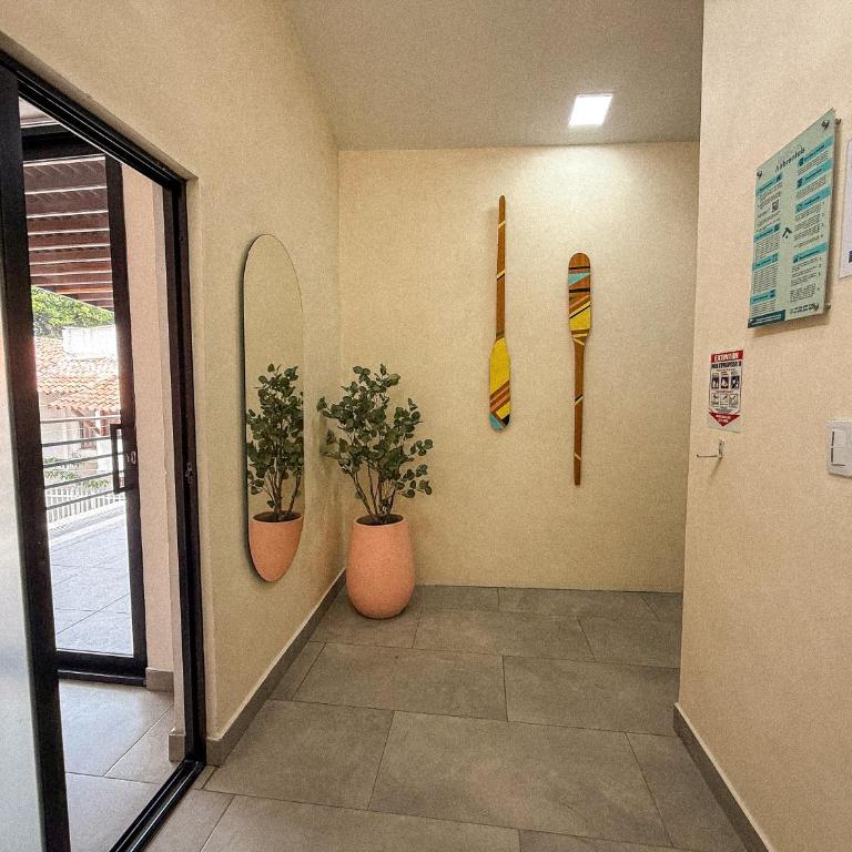 Gloria By Airbrentals - Two-Bedroom Apartment with Balcony - 9