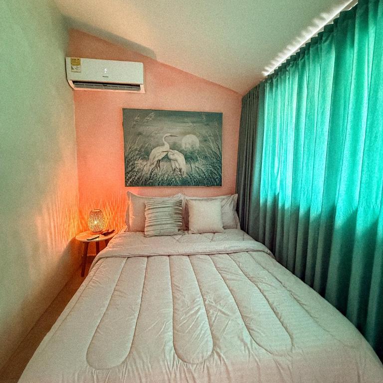 Gloria By Airbrentals - Two-Bedroom Apartment with Balcony - 15