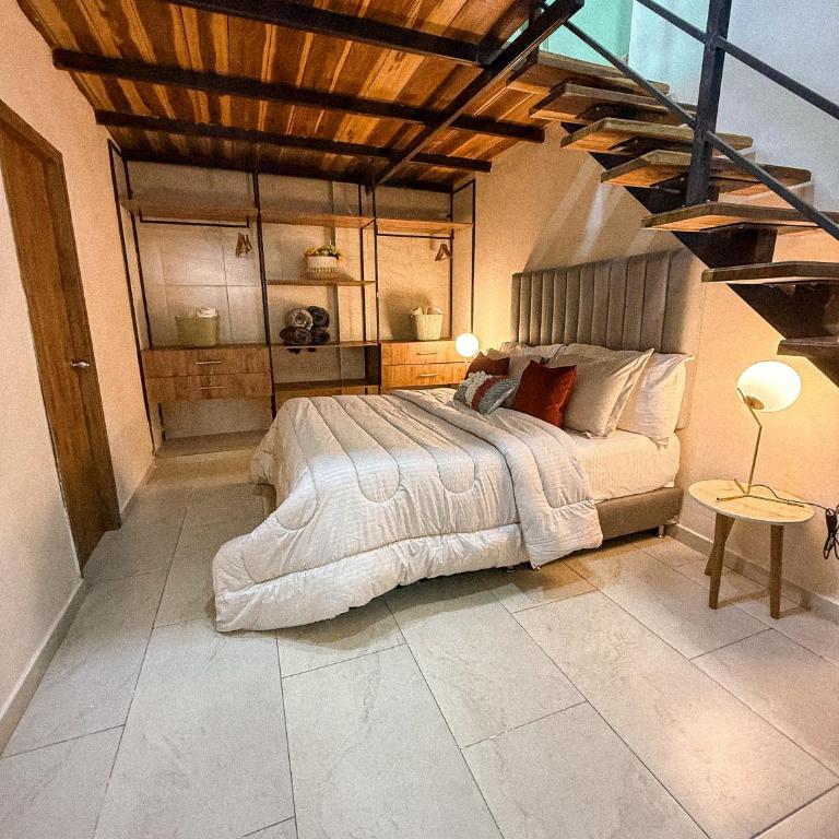 Gloria By Airbrentals - One-bedroom Loft Apartment - 11