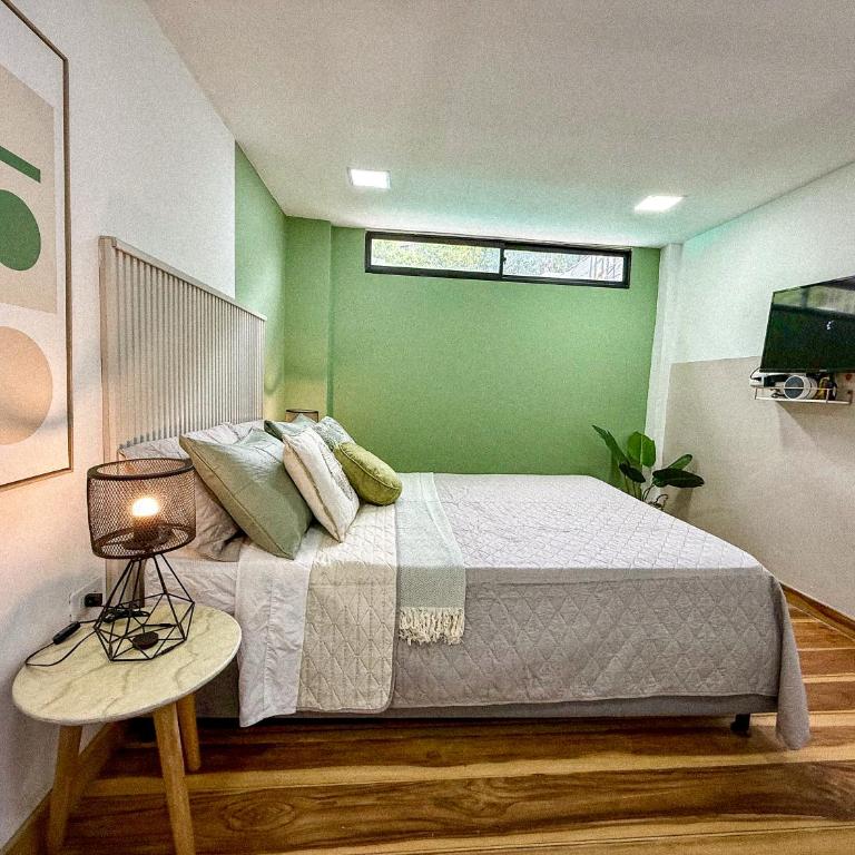 Gloria By Airbrentals - Deluxe One-Bedroom Apartment - 16