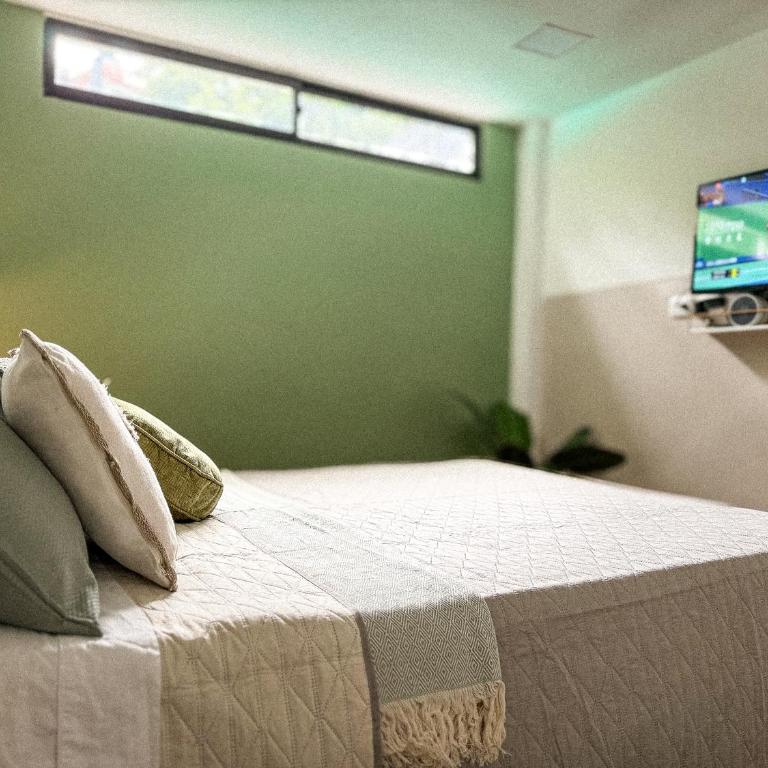 Gloria By Airbrentals - Deluxe One-Bedroom Apartment - 6