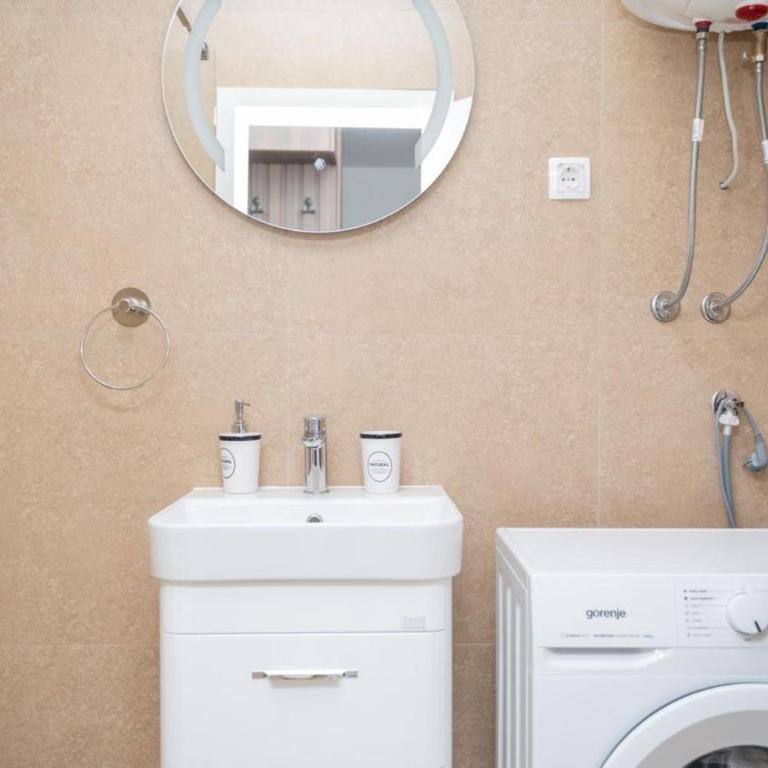 Posh Residence Podgorica - One-Bedroom Apartment - 10