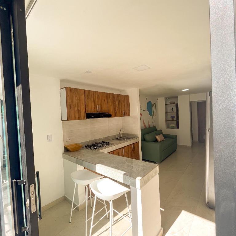 Gloria By Airbrentals - One-bedroom Loft Apartment - 16