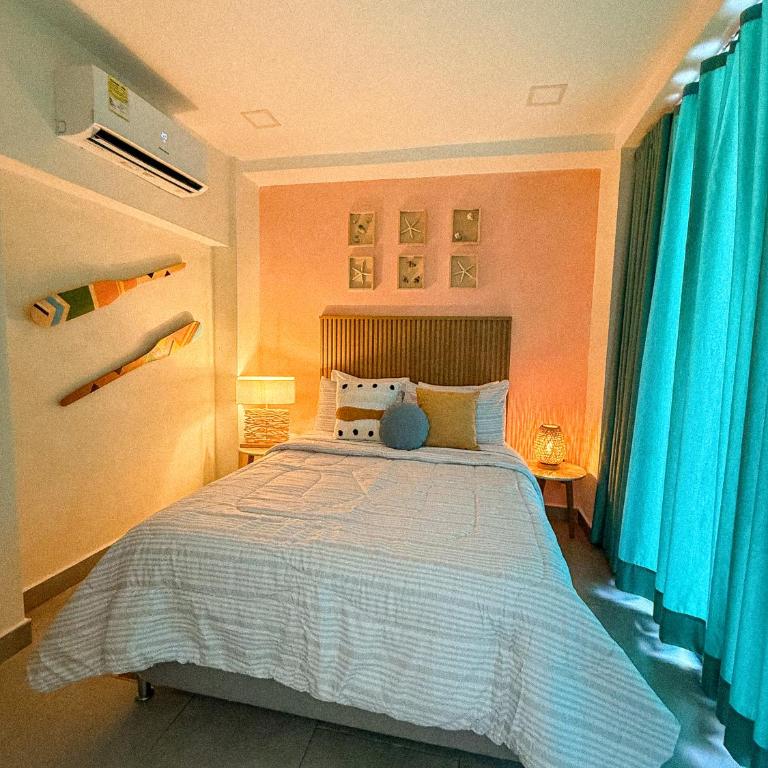 Gloria By Airbrentals - Two-Bedroom Apartment with Balcony - 20