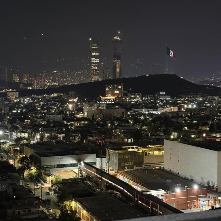 Luxury Loft in Downtown Monterrey Incredible View - One-Bedroom Apartment - 3
