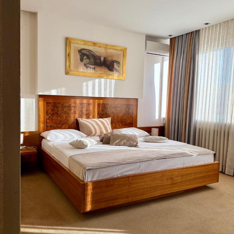 Hotel Exclusive - Dvokrevetna Soba sa Bračnim Krevetom - 9
