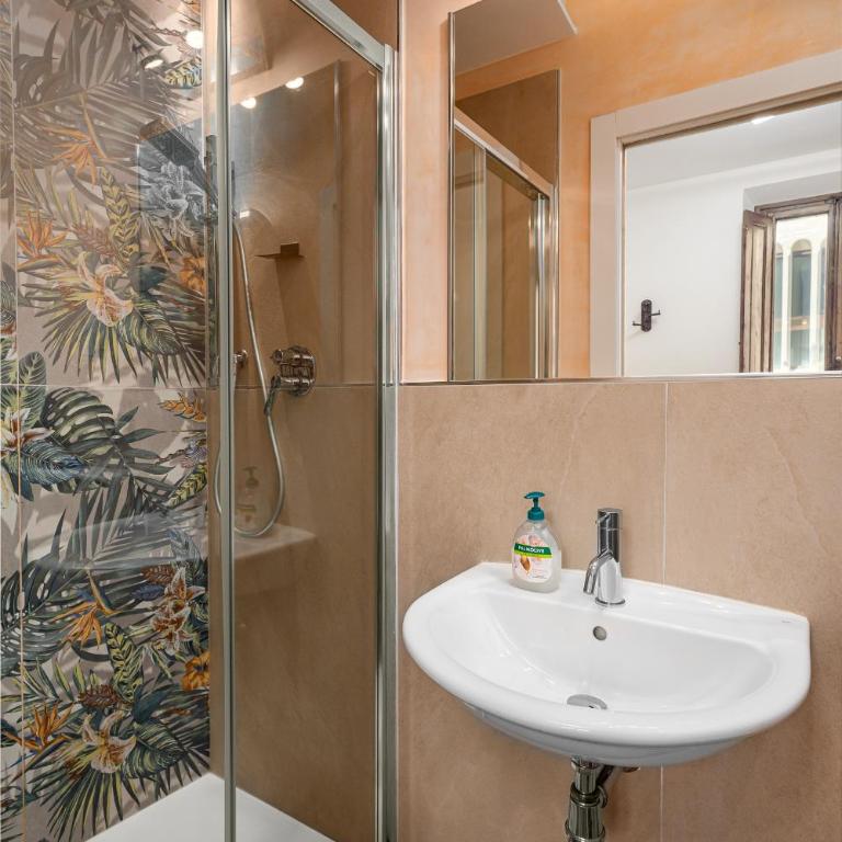 Annetta's House - Camera Tripla con Bagno Privato - 4