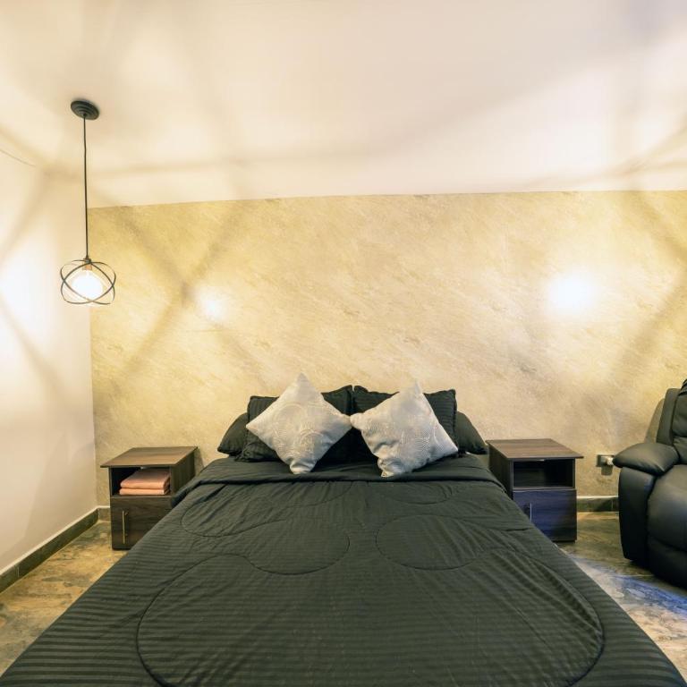 Provenza! Golden Jacuzzi - 5BR only 1 Block from lleras - Apartment - 26