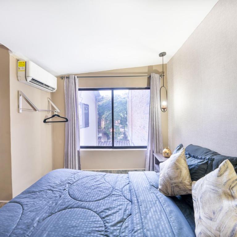 Provenza! Golden Jacuzzi - 5BR only 1 Block from lleras - Apartment - 13