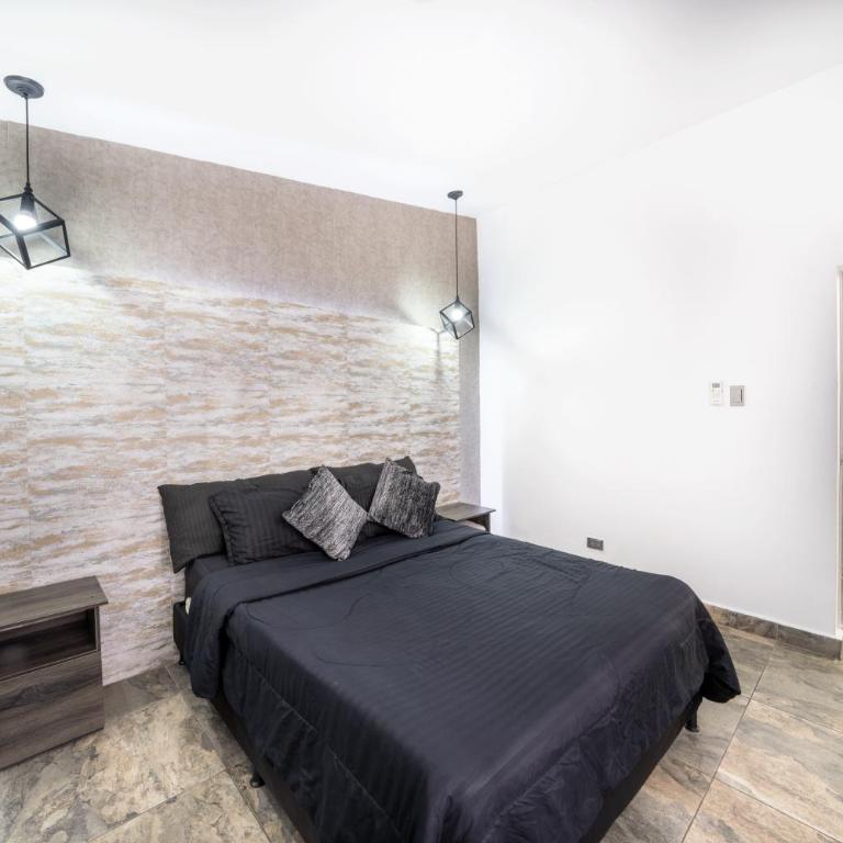 Provenza! Golden Jacuzzi - 5BR only 1 Block from lleras - Apartment - 32