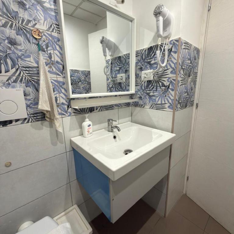 Vittorio Central Apartment 30 - Appartamento Standard con 3 Camere da Letto - 9
