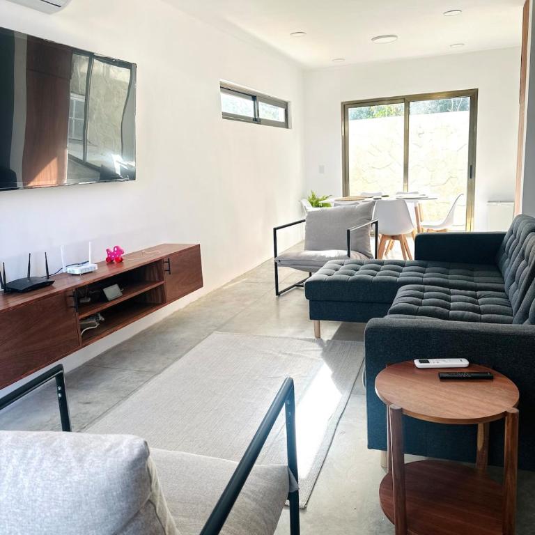 Explore Modern Villa - Gated - Peaceful - Pool - Three-Bedroom Villa - 2