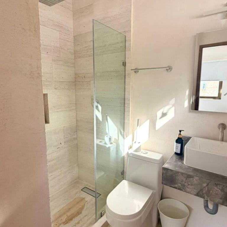 Explore Modern Villa - Gated - Peaceful - Pool - Three-Bedroom Villa - 7