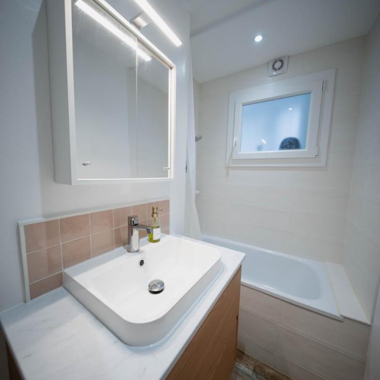 T3 lumineux avec balcon et parking, 6 pers, Procé - Apartment mit 2 Schlafzimmern - 15
