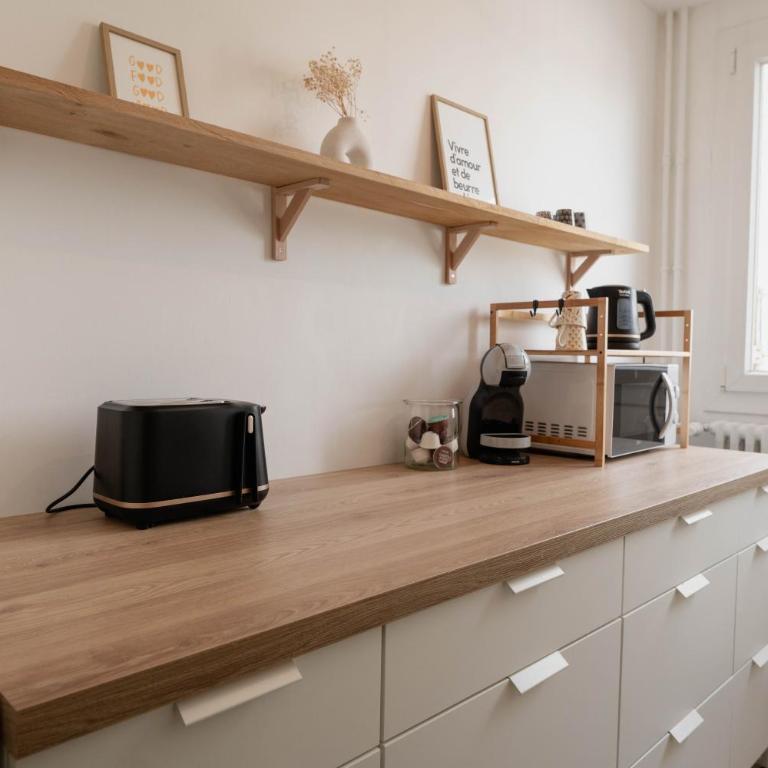 T3 lumineux avec balcon et parking, 6 pers, Procé - Apartment mit 2 Schlafzimmern - 6