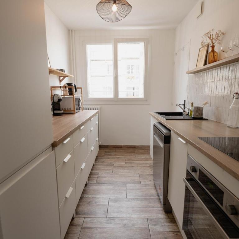 T3 lumineux avec balcon et parking, 6 pers, Procé - Apartment mit 2 Schlafzimmern - 4
