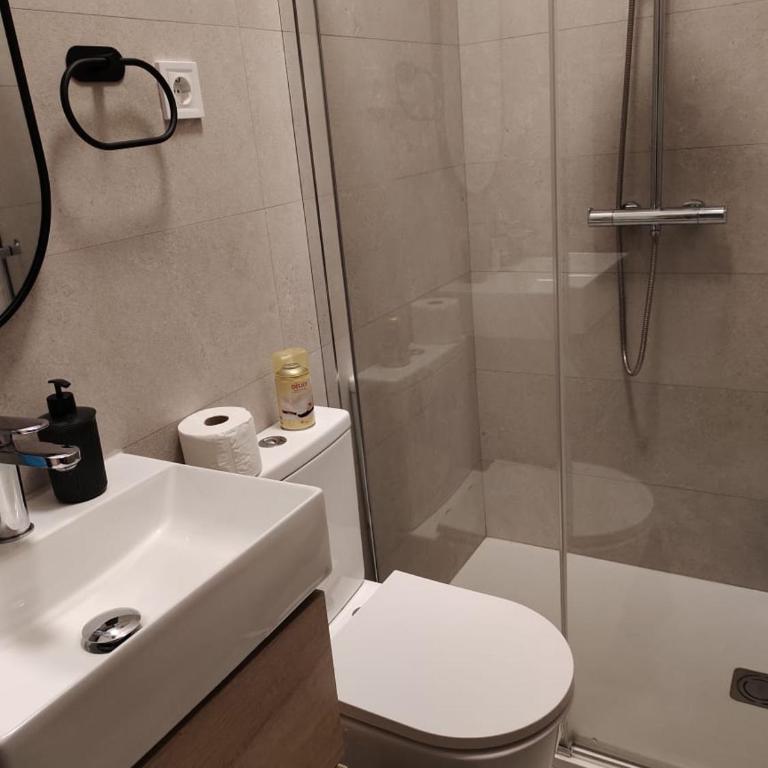 Moon apartments - Superior One-Bedroom Apartment with Balcony - 2