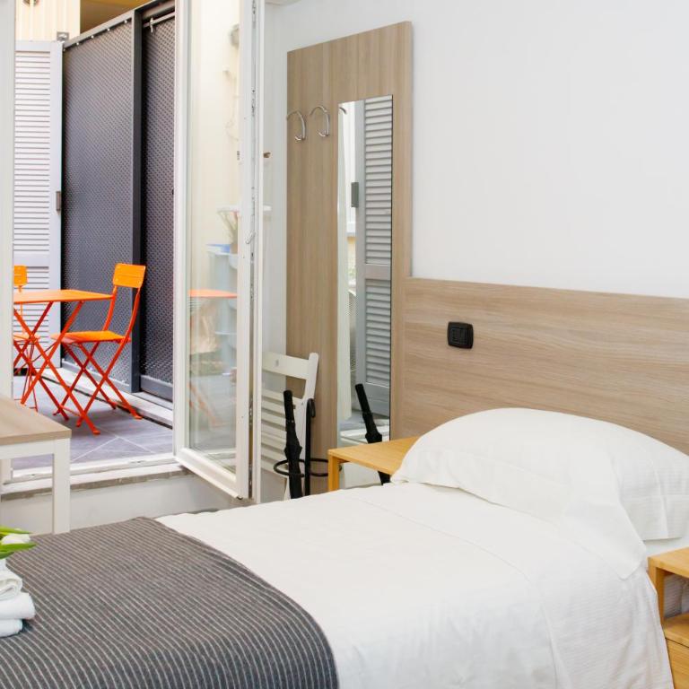 Petit Paris B&B - Camera Matrimoniale/Doppia con Letti Singoli con Bagno Privato - 18