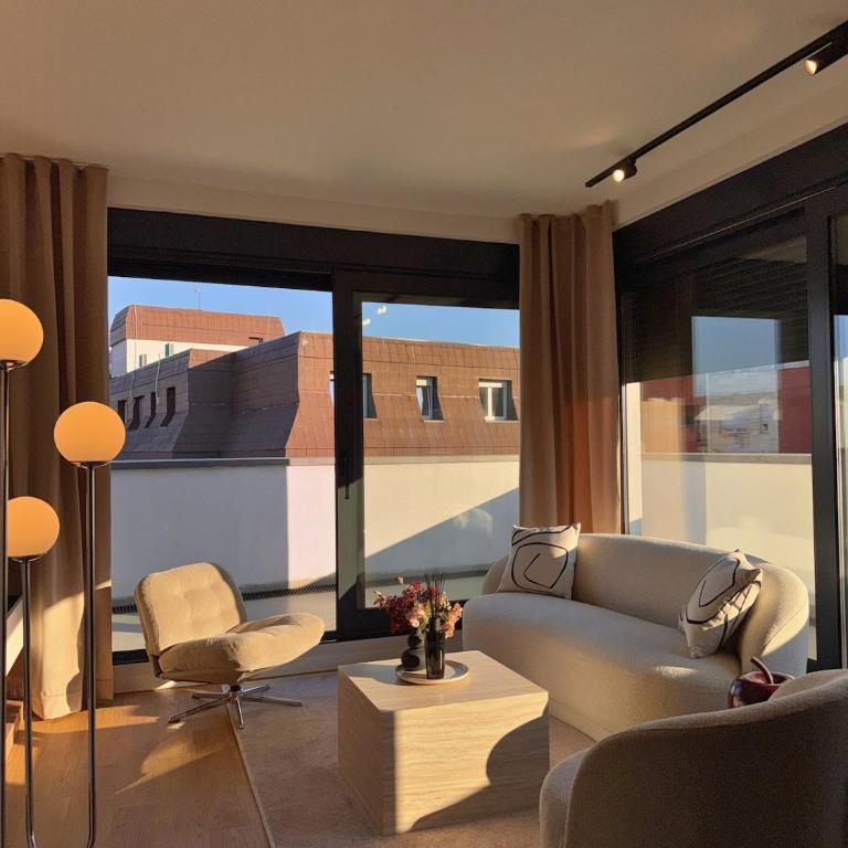 Urban Penthouse 25 Belgrade - Three-Bedroom Apartment - 3