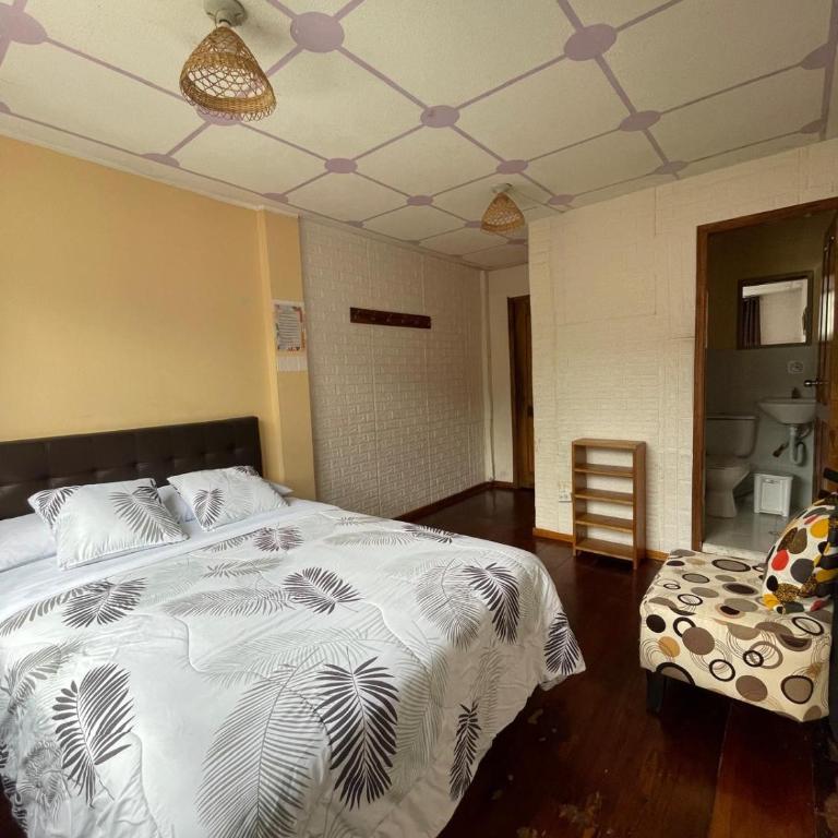 Golden Bird, Mindo - Double Room with Private Bathroom - 6