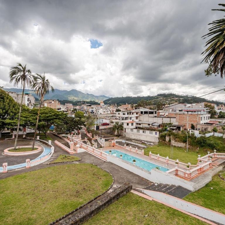 Casa junto al Mercado Copacabana centro de Otavalo - Three-Bedroom House - 10