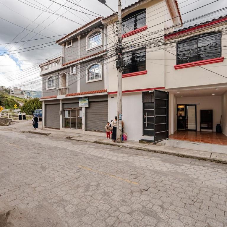 Casa junto al Mercado Copacabana centro de Otavalo - Three-Bedroom House - 38