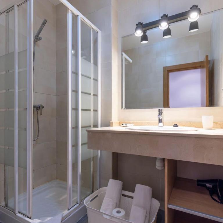 THE COOL FLAT - Two-Bedroom Apartment - 4