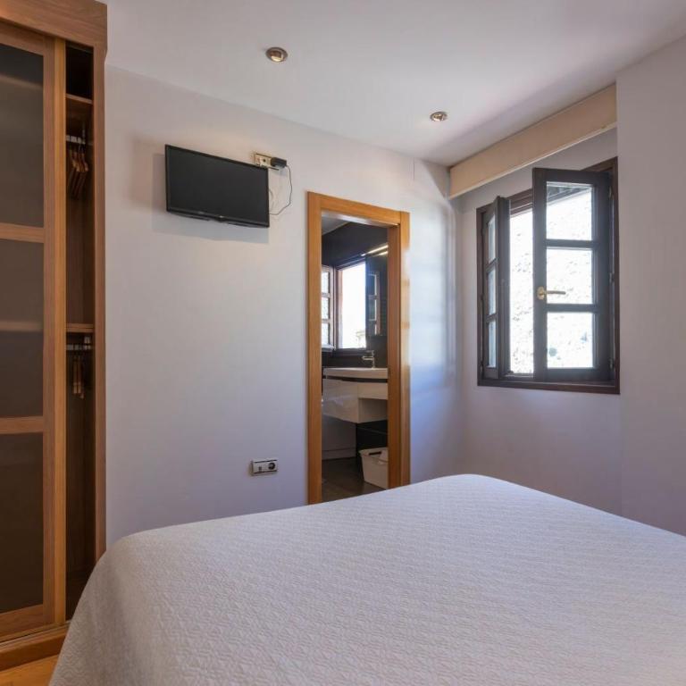 THE COOL FLAT - Two-Bedroom Apartment - 5