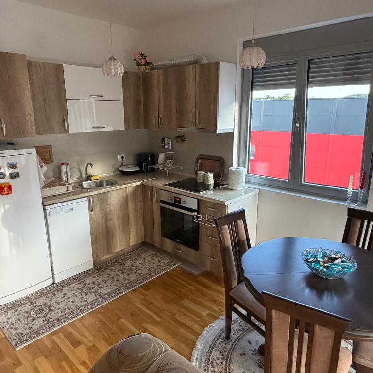 Modern Apartment with Terrace and Parking Ulcinj - One-Bedroom Apartment - 3