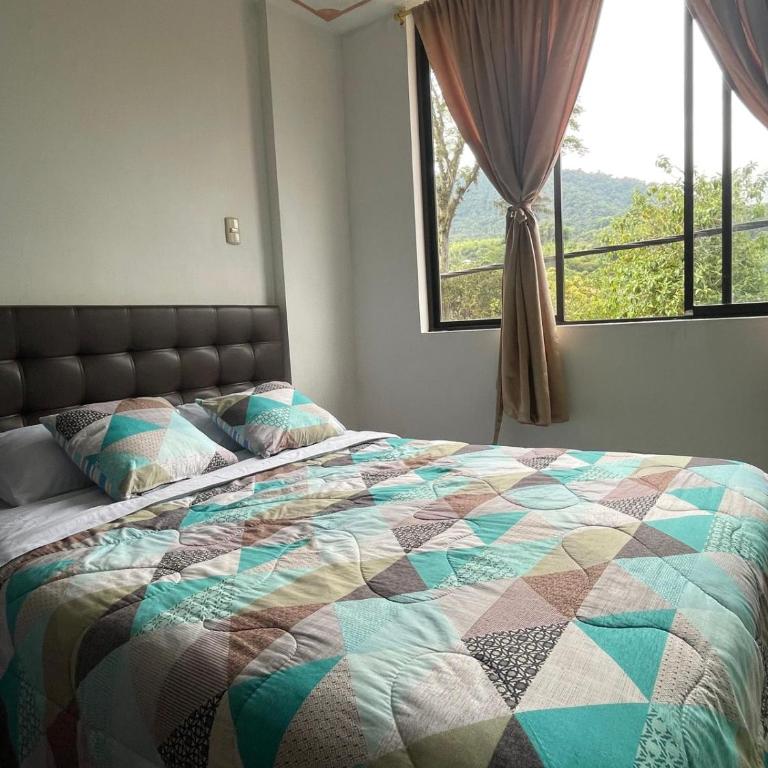 Golden Bird, Mindo - Quadruple Room with Private Bathroom - 1
