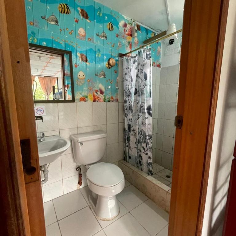Golden Bird, Mindo - Quadruple Room with Private Bathroom - 6