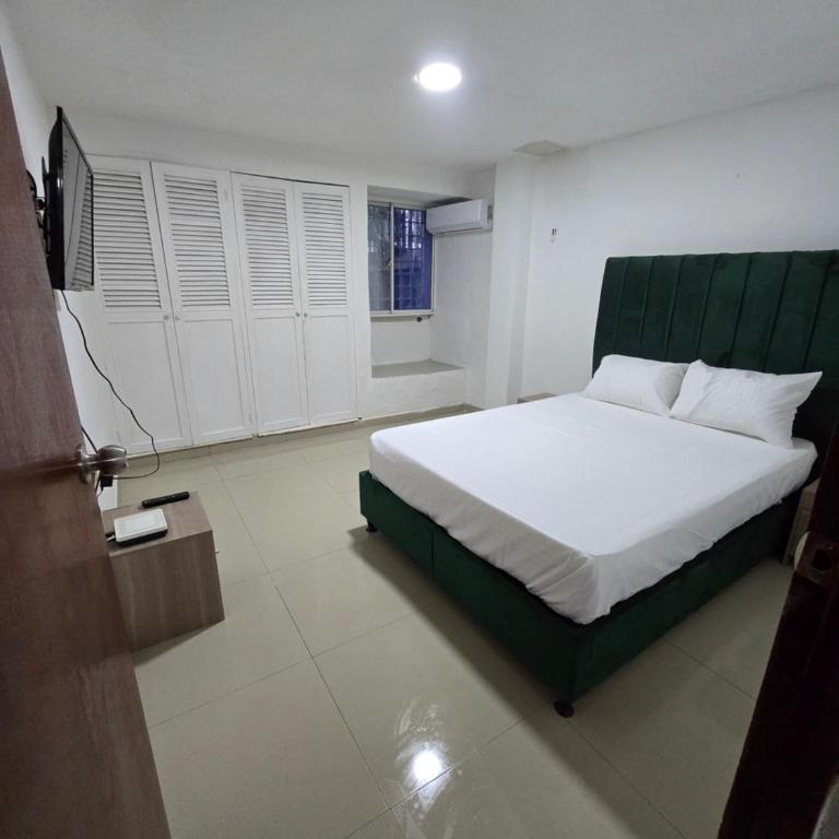 Apartamento Los Manglares - Three-Bedroom Apartment - 1