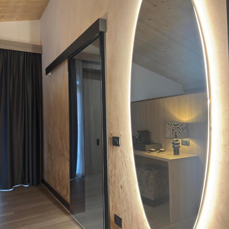 Hotel Rosengarten - Suite con Vista Montagna - 7
