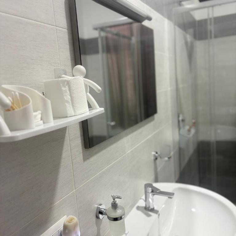 B&B Rianna House - Camera Matrimoniale con Bagno Privato - 9