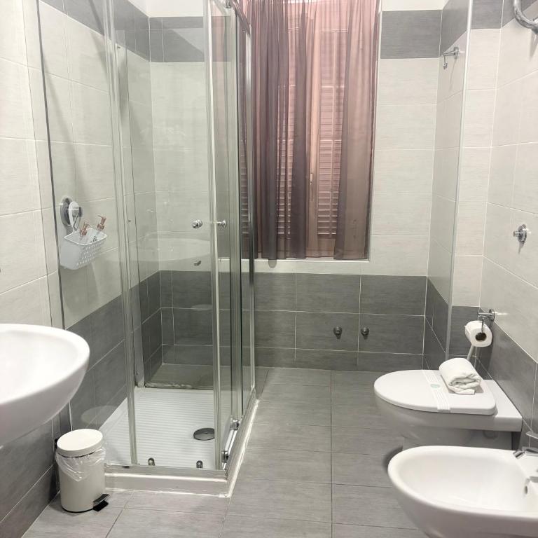 B&B Rianna House - Camera Matrimoniale con Bagno Privato - 6