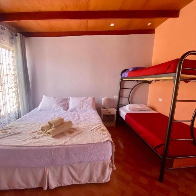 Hostal Nueva Luna - Family Room with Private Bathroom - 3