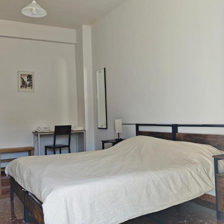 Large Apartment in Garbatella Near the Center of Rome - Two-Bedroom Apartment with City View - 4