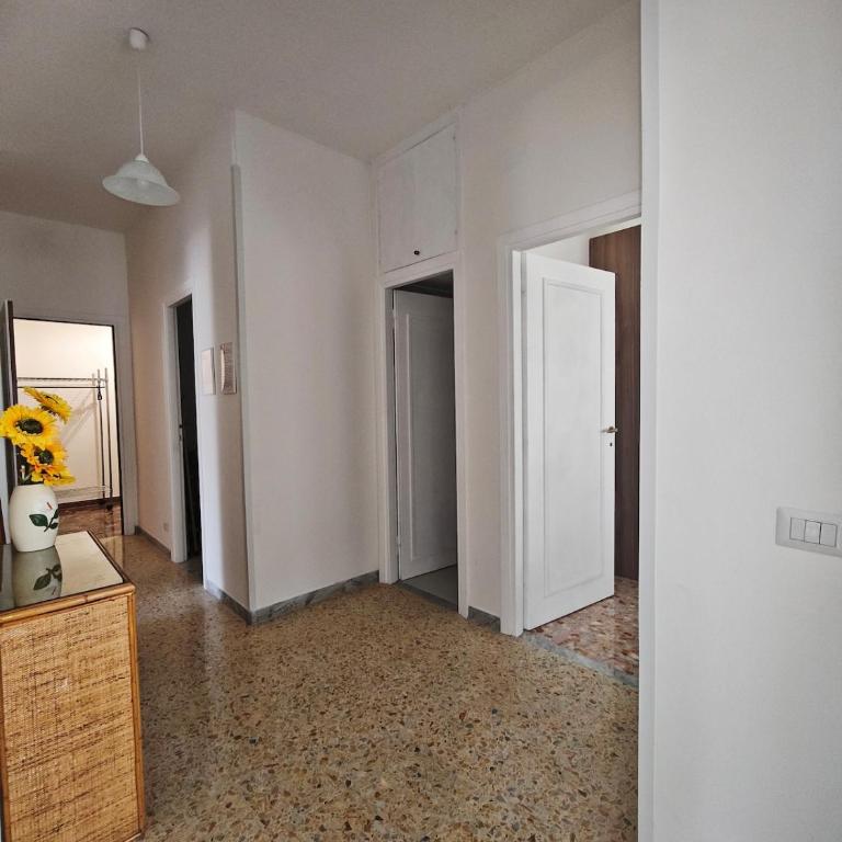 Large Apartment in Garbatella Near the Center of Rome - Two-Bedroom Apartment with City View - 15