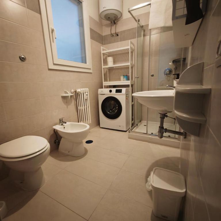 Large Apartment in Garbatella Near the Center of Rome - Two-Bedroom Apartment with City View - 18