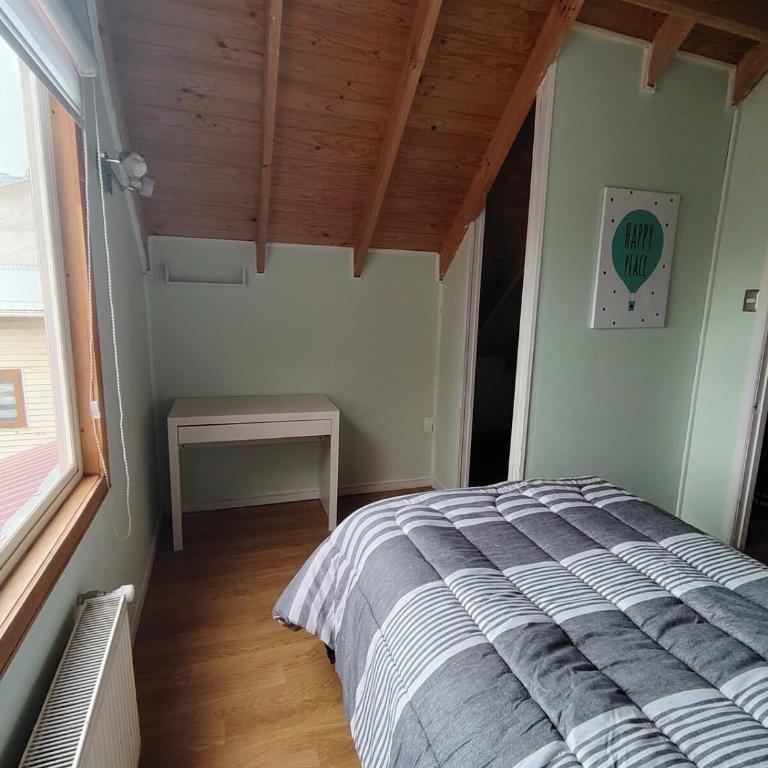 Punta Arenas Home - Three-Bedroom House - 9
