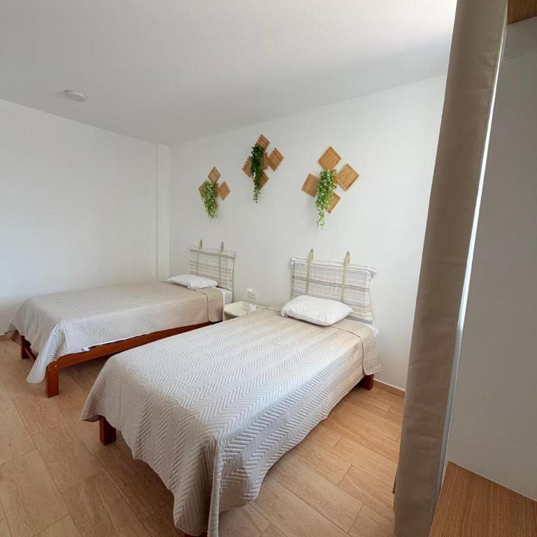Dptos 2do piso - 7 min del centro - 2 Hab - 3 camas - wifi - lavadora - Apartamento Superior de 2 dormitorios - 8