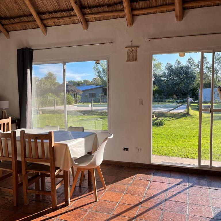 Casa quinta con enorme parque, parrilla, hogar, piscina a 1 hora de CABA - Casa de 2 dormitorios - 7