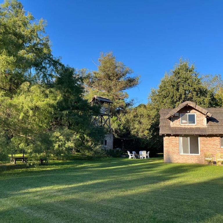 Casa quinta con enorme parque, parrilla, hogar, piscina a 1 hora de CABA - Casa de 2 dormitorios - 11