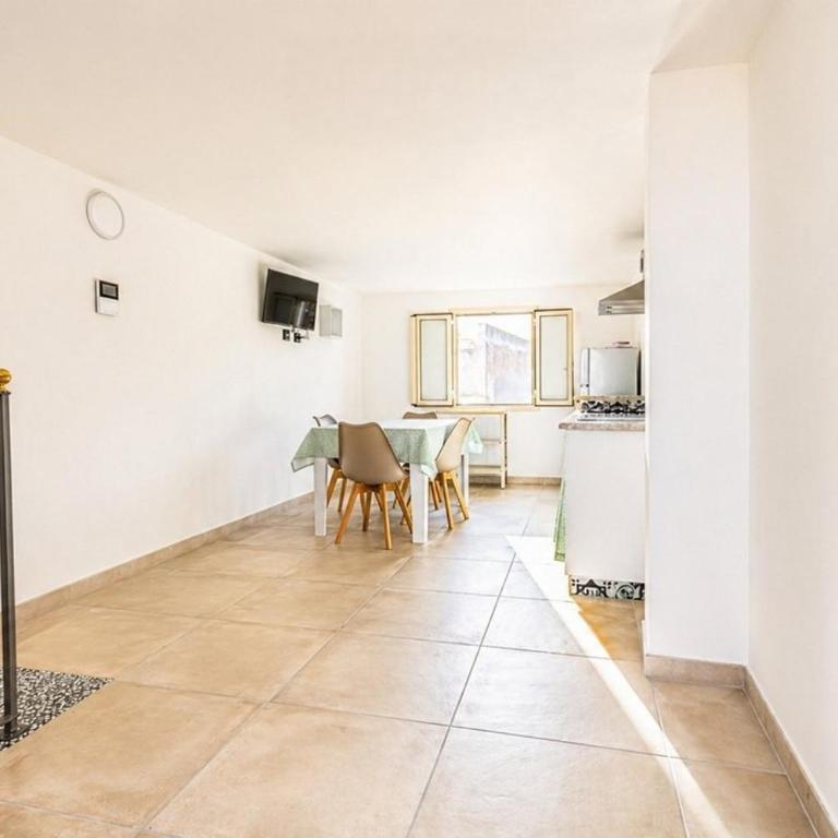 Leone di Sicilia - Appartamento con 2 Camere da Letto e Balcone - 33