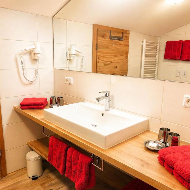 Gästehaus Schönfeld - 3-Zimmer-Apartment mit Balkon - 4