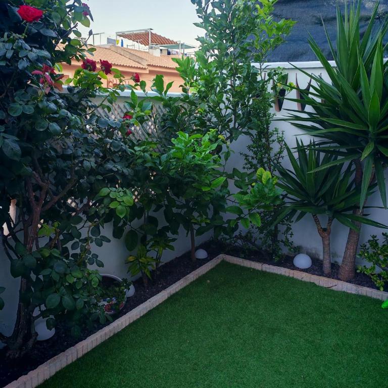 Costamar bungalow familiar, piscina y terraza, a 5 min de la playa - Three-Bedroom Apartment - 22