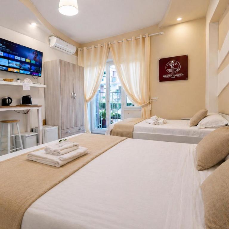 Terrazza Garibaldi - Triple Room with Terrace - 11