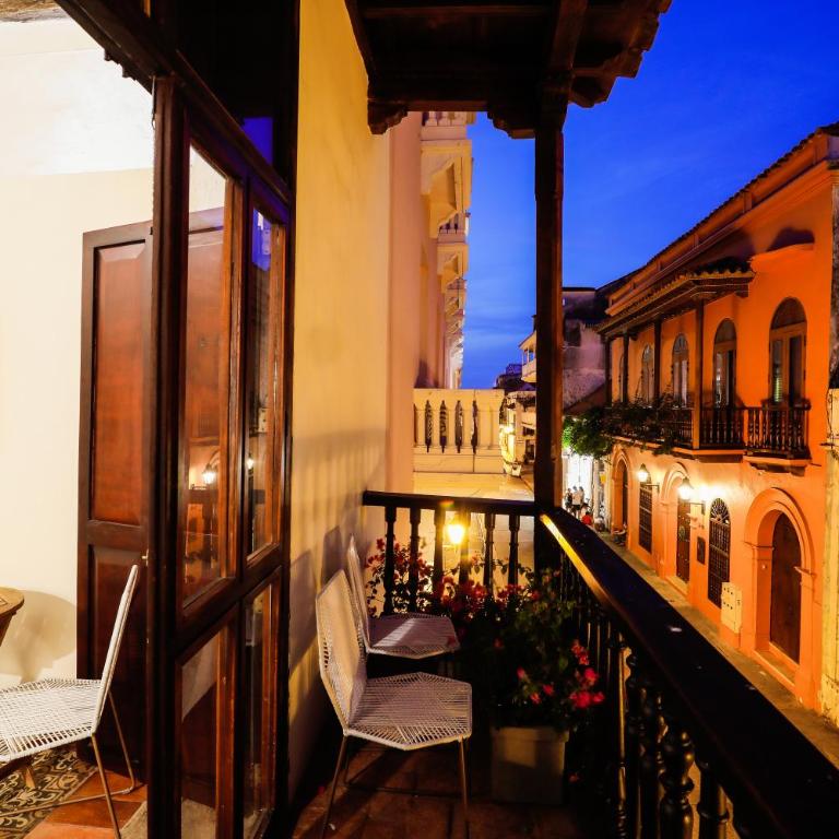 Casa Bugó Centro Histórico Hotel Boutique - Deluxe Double Room with Balcony - 2