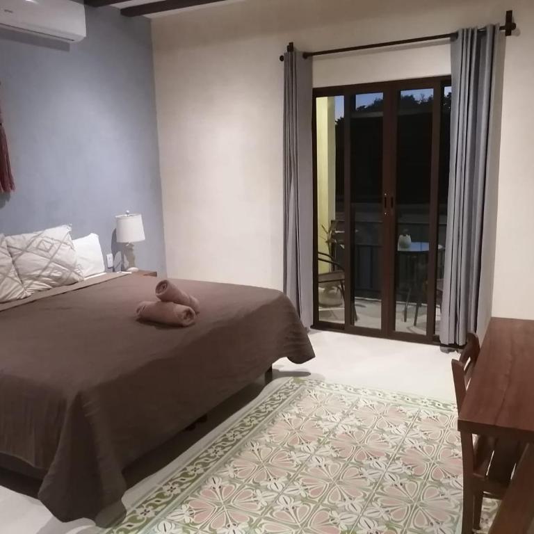 Casa Lucia Valladolid - Habitación con cama extragrande y balcón - 7